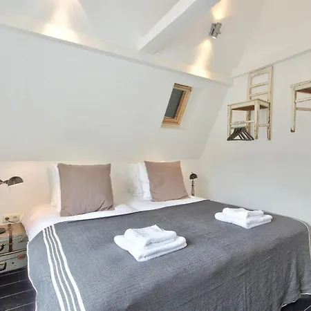 2 Bedroom Center Terrace Amsterdam